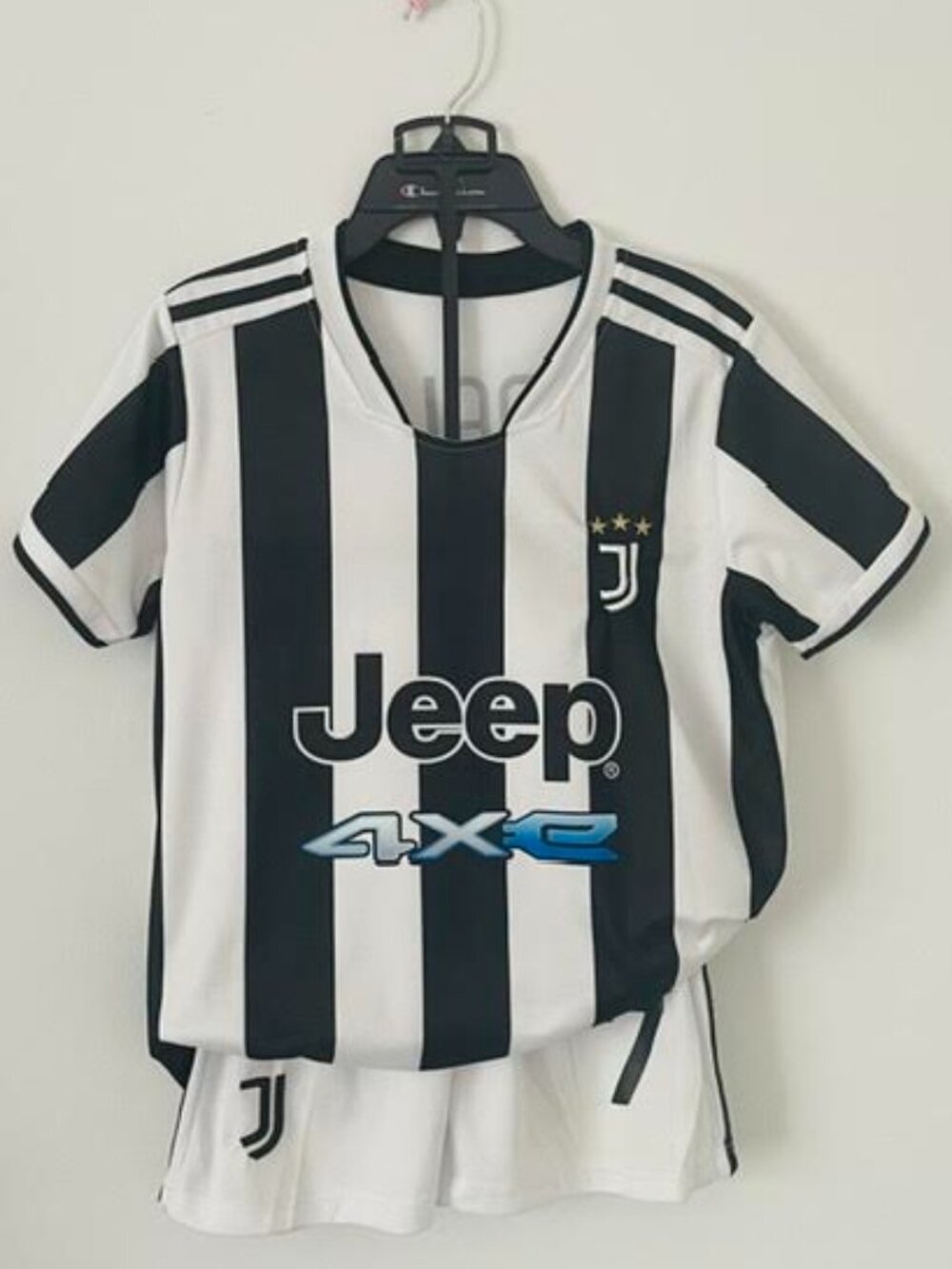 Kids Ronaldo #7 Soccer Jersey & Shorts Set – Size 26 – Unbranded